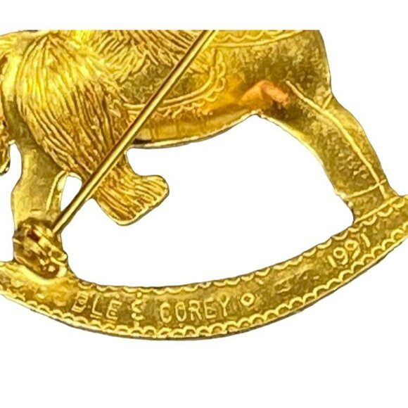 Vintage Teddy Bear Gold Tone Brooches, some with Rhinestones - top one is Avon - Picture 4 of 11